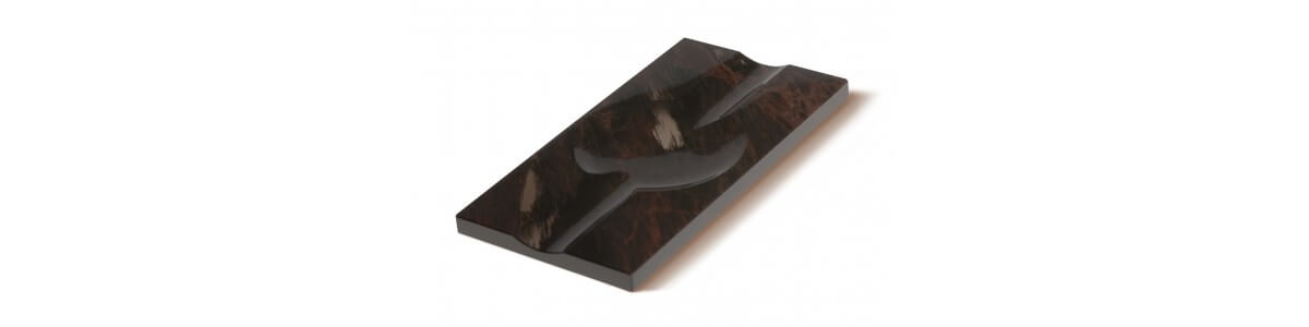 منفضة سجائر سبج سوداء مسطحة للغاية