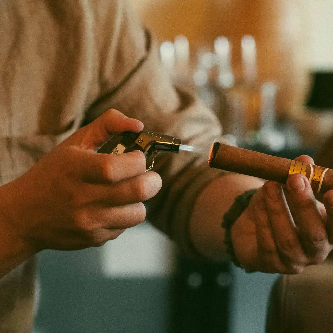 Luxury cigar accessories sold at Histoires de Cigares, including cutters and lighters