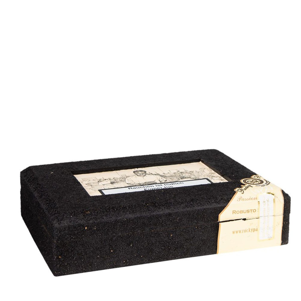 Rocky_Patel_Decade_Robusto_3.webp