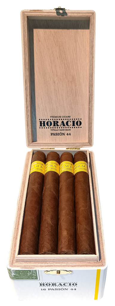 Horacio-Pasion-44-box-open-front.webp